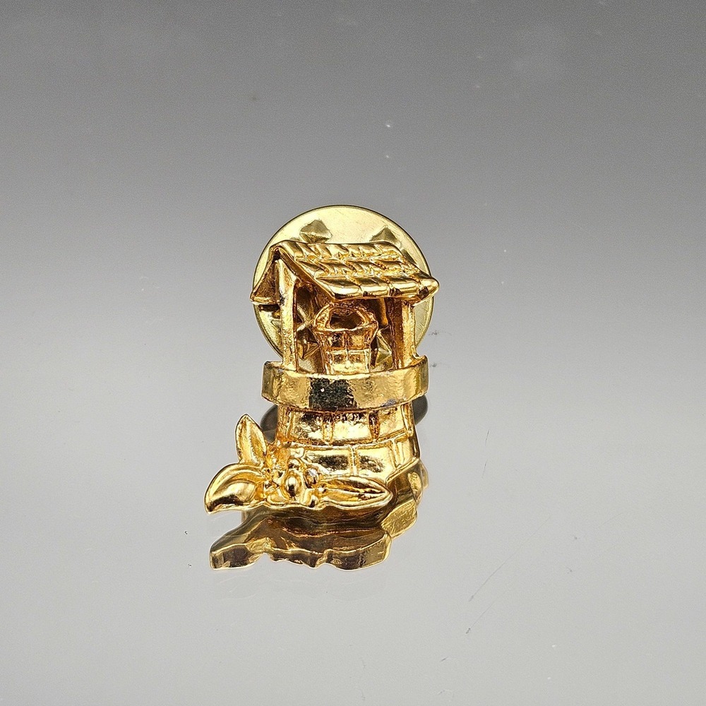Gold Tone Wishing Well Bucket Charm Enamel Lapel Pin Brooch